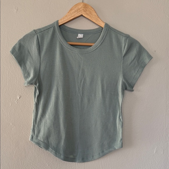 Old Navy Tops - Old Navy Ultra Lite Go Dry Green Women's Top small